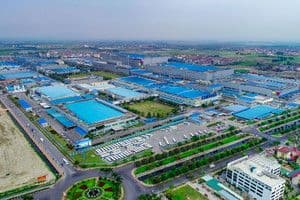 Toàn cảnh một khu công nghiệp hiện đại, biểu tượng cho sự chuyển dịch cơ cấu kinh tế và nguồn thu bền vững.