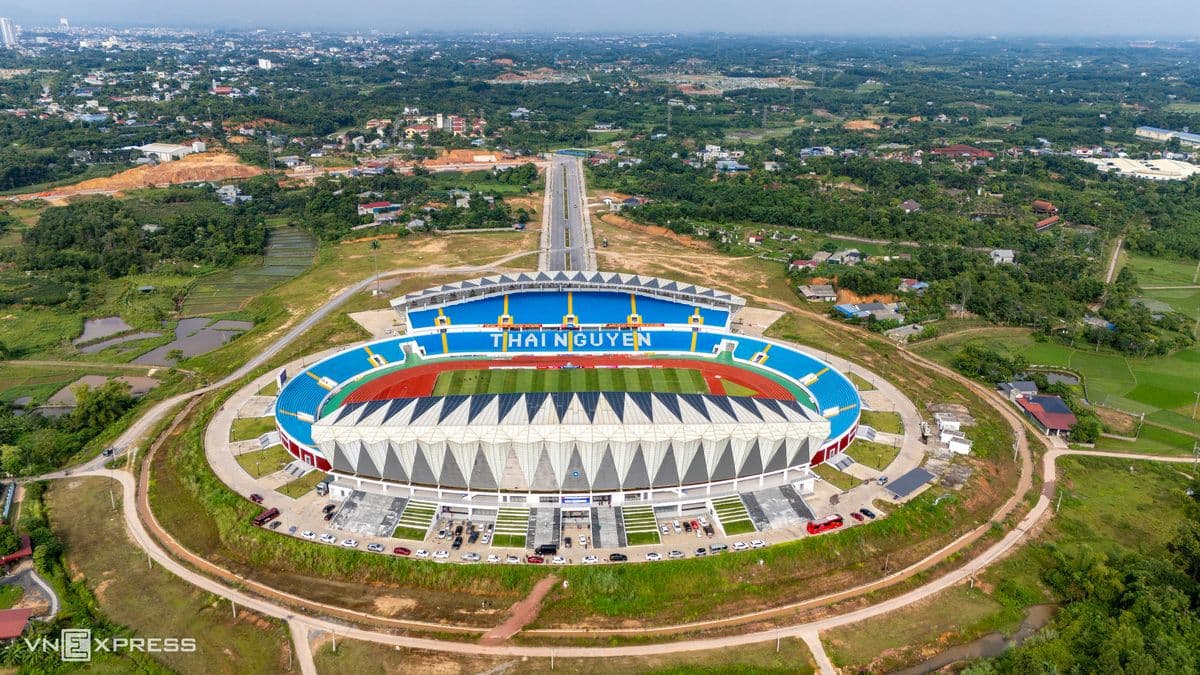 Toàn cảnh sân vận động Thái Nguyên, nơi diễn ra trận giao hữu giữa tuyển Việt Nam và Myanmar