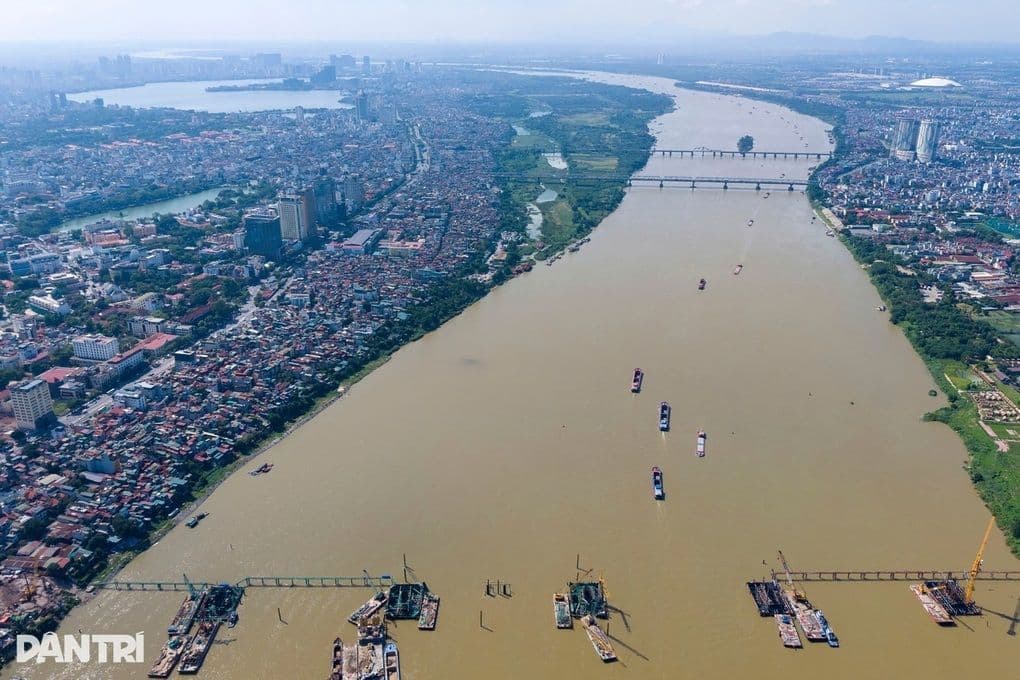 Toàn cảnh sông Hồng và khu đô thị Hà Nội, thể hiện quy mô siêu dự án tái tạo đô thị.