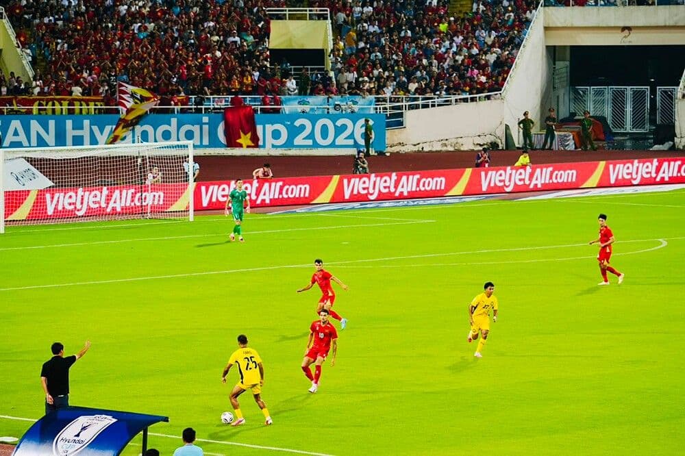 Toàn cảnh trận đấu bóng đá căng thẳng tại giải ASEAN Cup