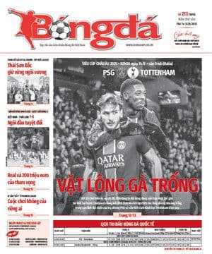 Trang bìa báo Bóng đá, thể hiện sự quan tâm của truyền thông đến môn thể thao vua.