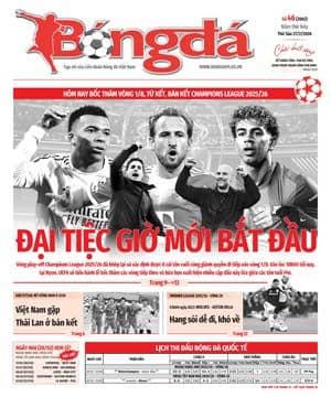 Trang bìa báo Bóng đá với hình ảnh các cầu thủ và huấn luyện viên, cùng dòng chữ 'Hạng sáu đối đầu - ASTON VILLA' và ngày 27/02/2026