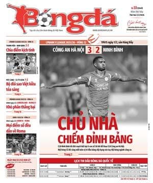 Trang bìa báo Bóng Đá với tin tức về trận đấu và cầu thủ, thể hiện không khí bóng đá sôi động.