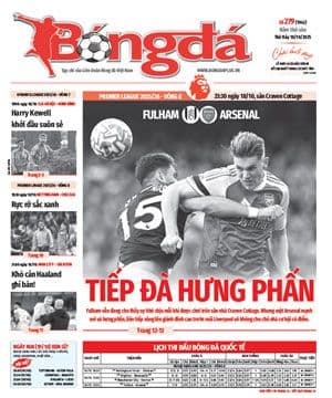 Trang bìa một tờ báo bóng đá, tượng trưng cho lịch sử và di sản của câu lạc bộ.