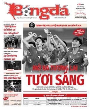 Trang bìa tạp chí Bóng đá với hình ảnh các cầu thủ U23 Việt Nam ăn mừng, tượng trưng cho tin tức và sự kiện bóng đá.