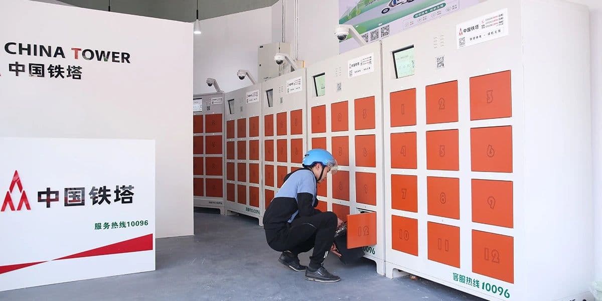 Trạm đổi pin hoặc sạc tập trung cho xe điện tại Trung Quốc, minh họa hạ tầng sạc đồng bộ.