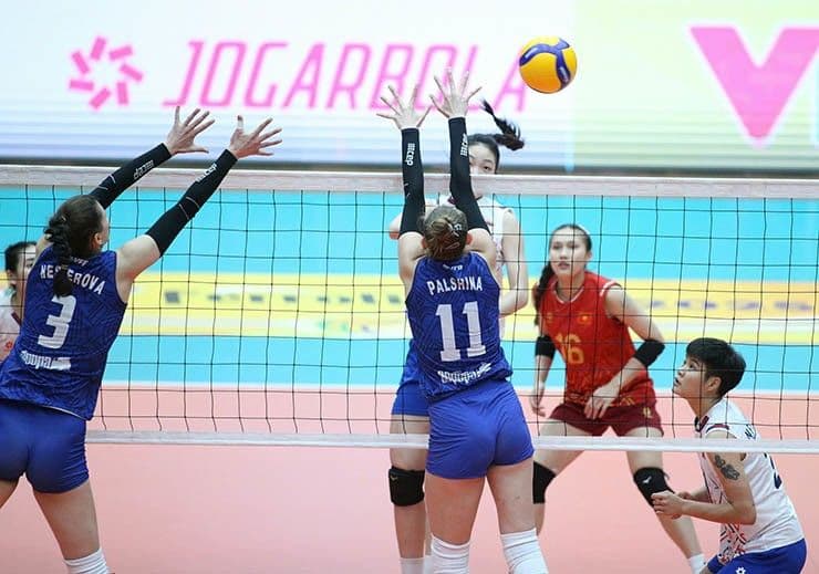 Trận đấu bóng chuyền nữ U21 Việt Nam đối đầu Korabelka tại VTV Cup 2025