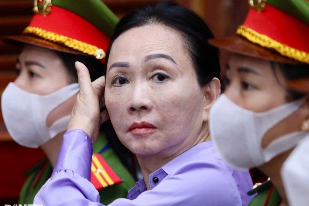 Trương Mỹ Lan tại phiên tòa, hình ảnh biểu tượng cho vụ án kinh tế và quá trình thực thi công lý.