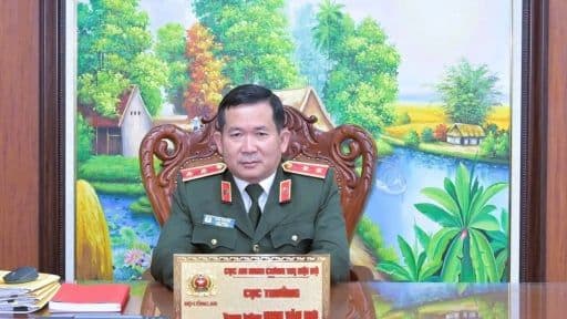 Trung tướng Đinh Văn Nơi trong quân phục, thể hiện dấu ấn quyết liệt trong công tác phòng chống tội phạm
