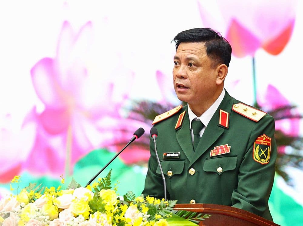 Trung tướng Nguyễn Trường Thắng phát biểu tại một sự kiện quân sự