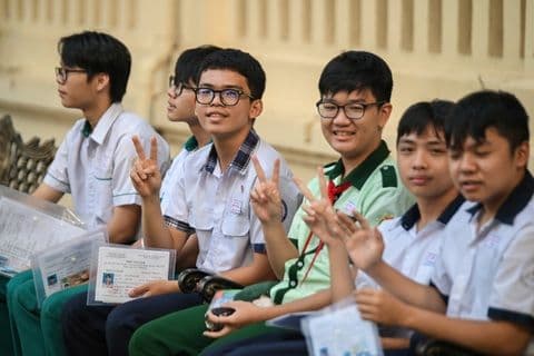 Tuyển sinh lớp 10: Hàng chục trường công lập ở TPHCM cập nhật chỉ tiêu