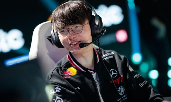 Tuyển thủ T1 Faker ăn mừng chiến thắng quan trọng, tạo nên khoảnh khắc lịch sử trong LCK.