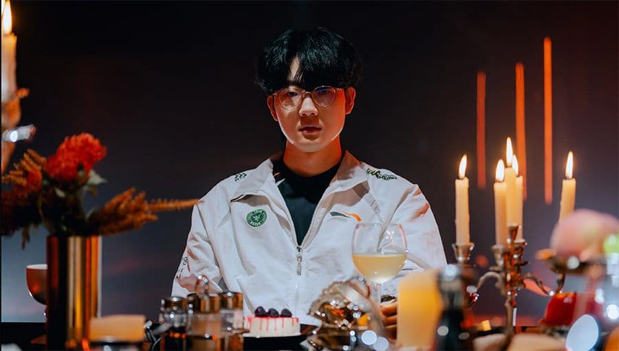 Tuyển thủ Viper của Bilibili Gaming, một trong những đội mạnh tham gia First Stand 2026, thể hiện sự tập trung chiến thuật.