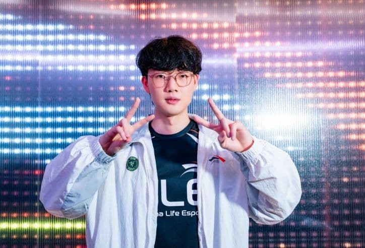 Tuyển thủ Zeka của Hanwha Life Esports (HLE), người chơi đường giữa chủ chốt