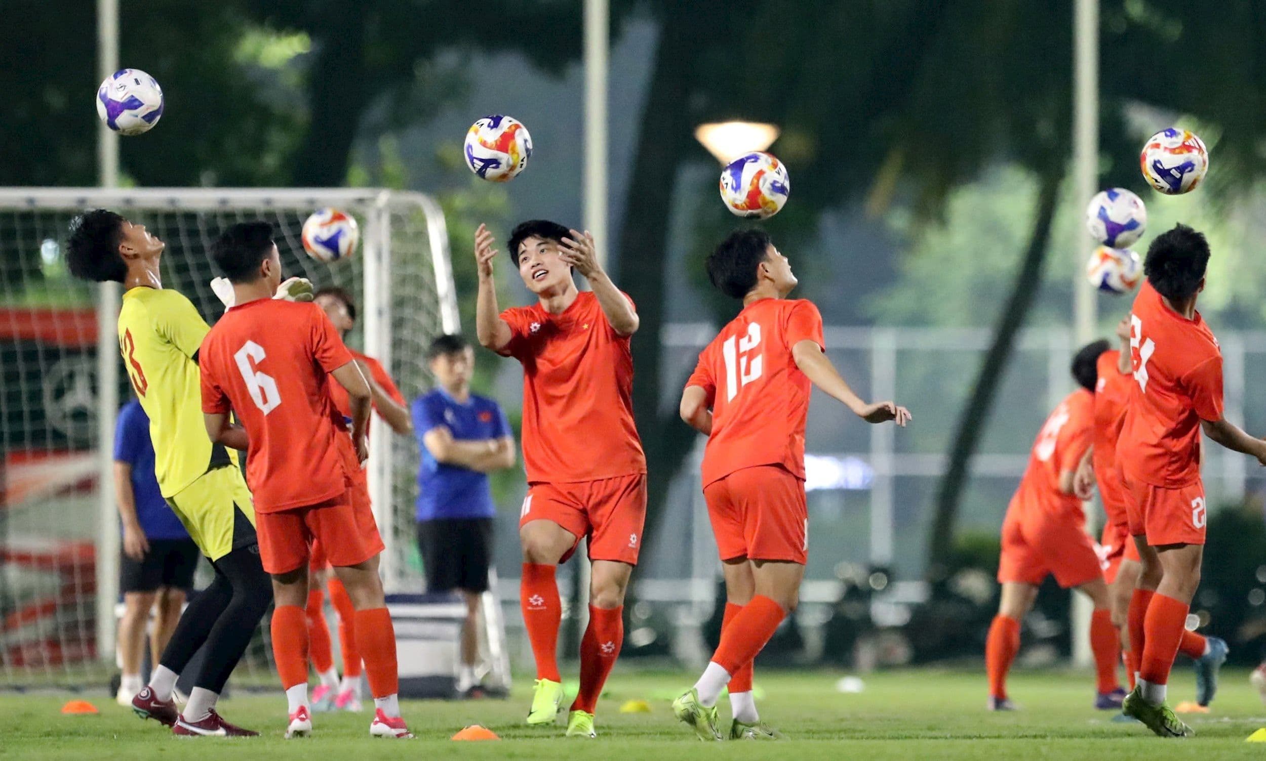 U23 Việt Nam tập luyện hăng say, sẵn sàng khẳng định bản lĩnh ở bán kết.