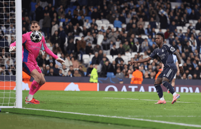 Vinicius Junior ghi bàn ấn định chiến thắng 2-1 cho Real Madrid trước Man City