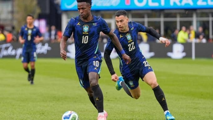 Vinicius và đồng đội Brazil thiếu hiệu quả trong tấn công trước hàng thủ Pháp