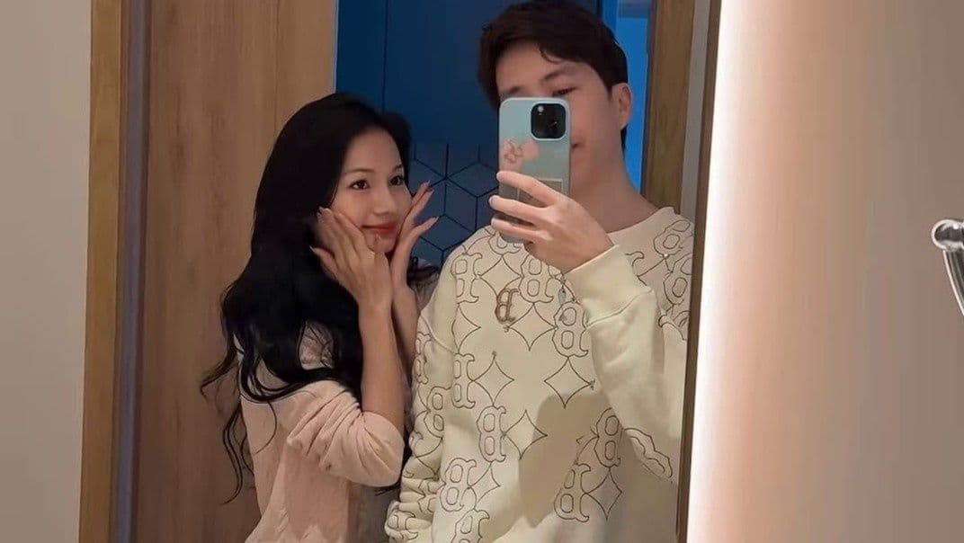 ViruSs và Thảo Đây chụp ảnh selfie chung, xác nhận mối quan hệ tình cảm