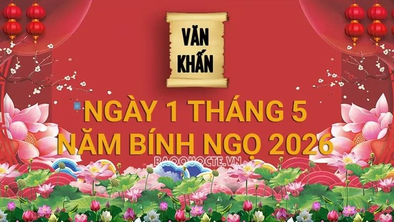 Văn khấn mùng 1 tháng 5 năm Bính Ngọ 2026 với hoa sen tượng trưng cho sự thanh tịnh
