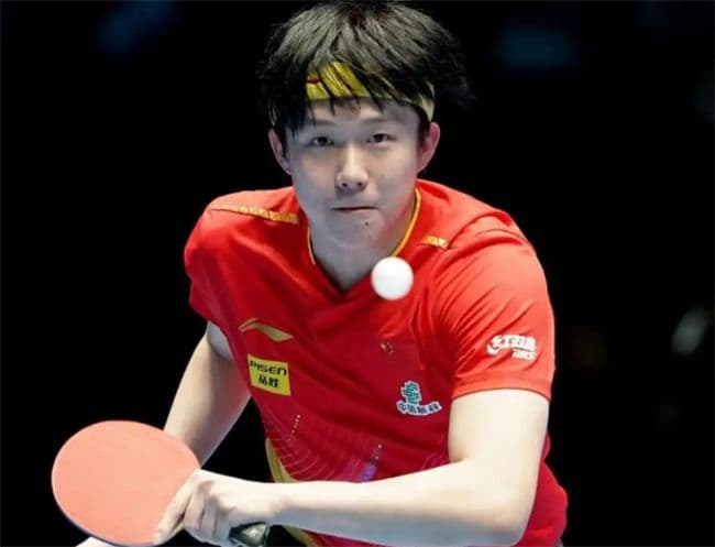 Wang Chuqin thi đấu tại WTT Champions Chongqing, minh chứng cho sự cạnh tranh khốc liệt của hệ thống WTT.