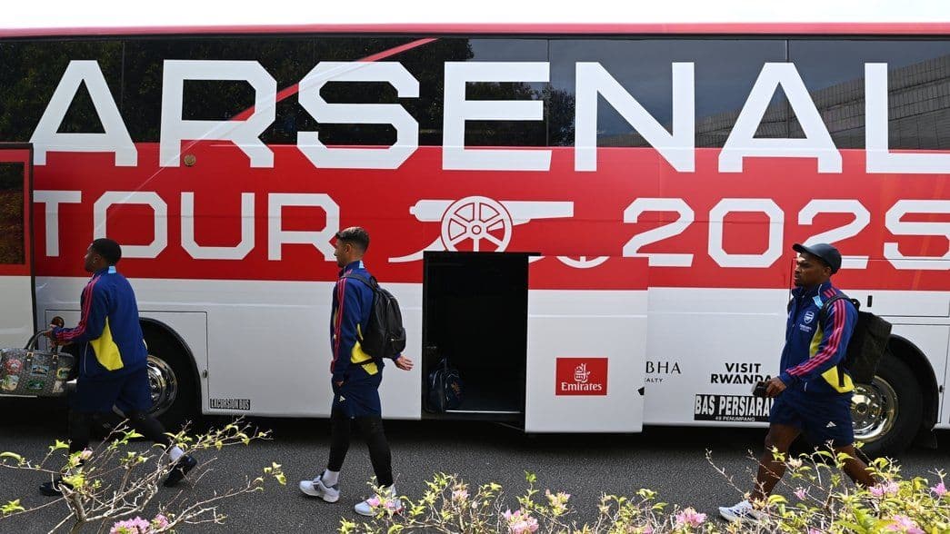 Xe buýt du đấu Arsenal 2025 tại Singapore.