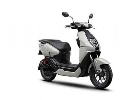 Xe máy điện Honda ICON e, minh họa cho các phương tiện năng lượng sạch được khuyến khích sử dụng.